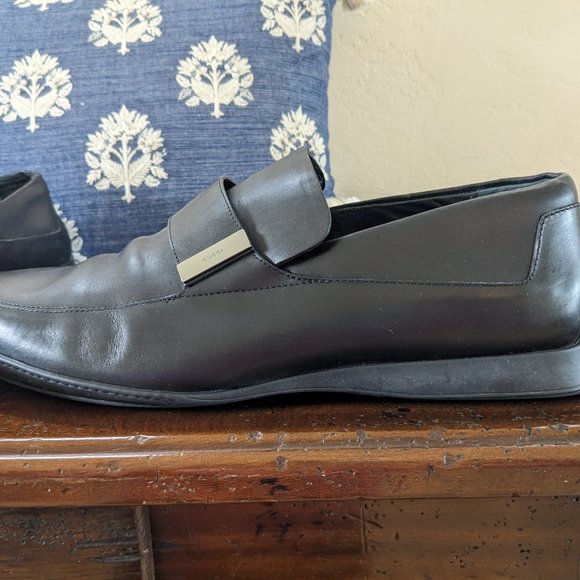 Men\'s Gucci Black Leather Loafers